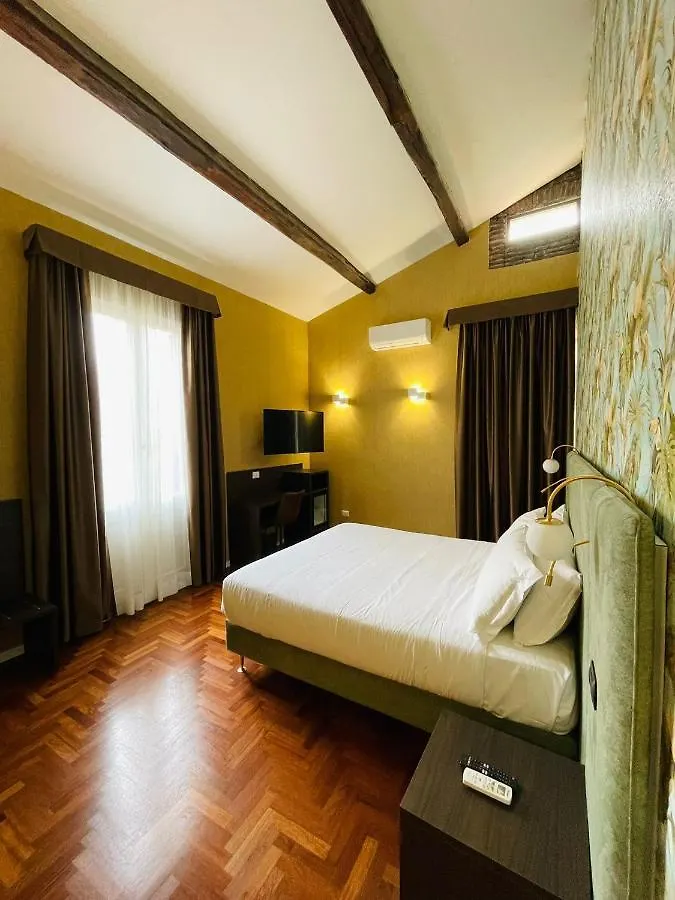 Excellence Suite Rome 3*,